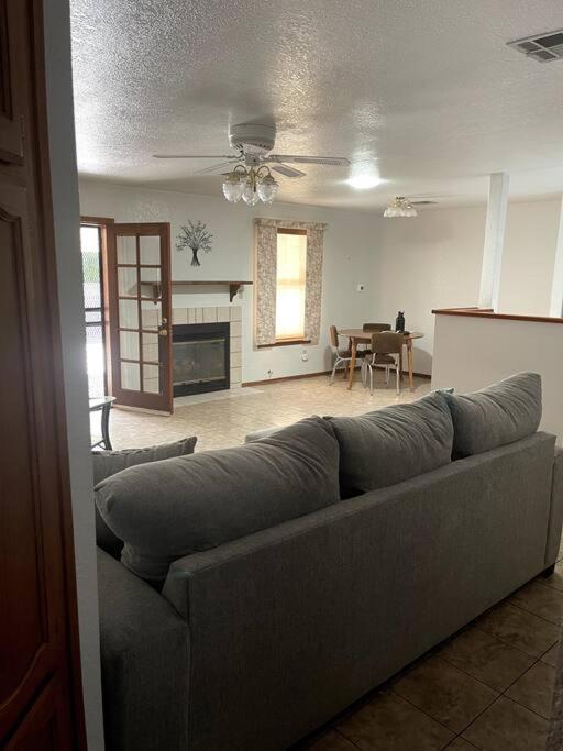 Townhouse, Two Car Garage, Fireplace Back Yard Las Cruces Bagian luar foto