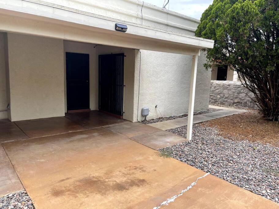 Townhouse, Two Car Garage, Fireplace Back Yard Las Cruces Bagian luar foto